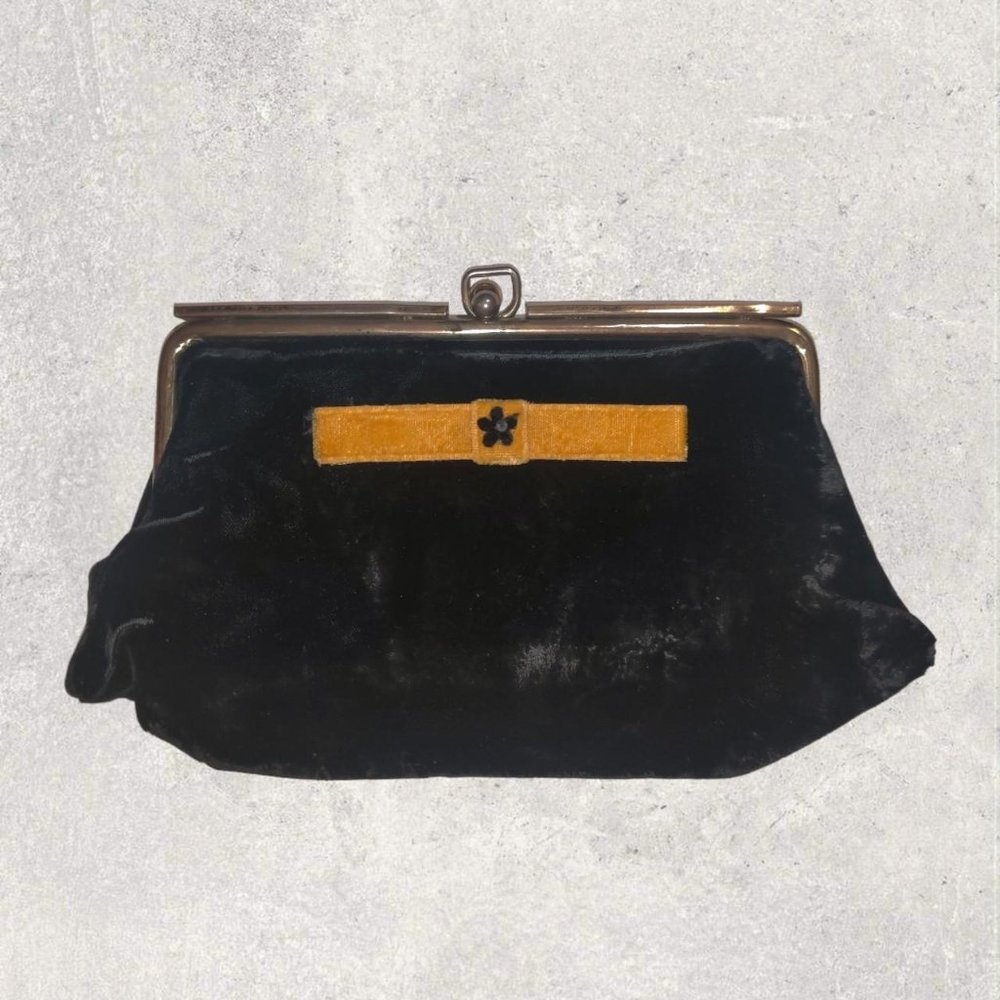 Cute Vintage Velvet Whimsygoth Clutch 🖤